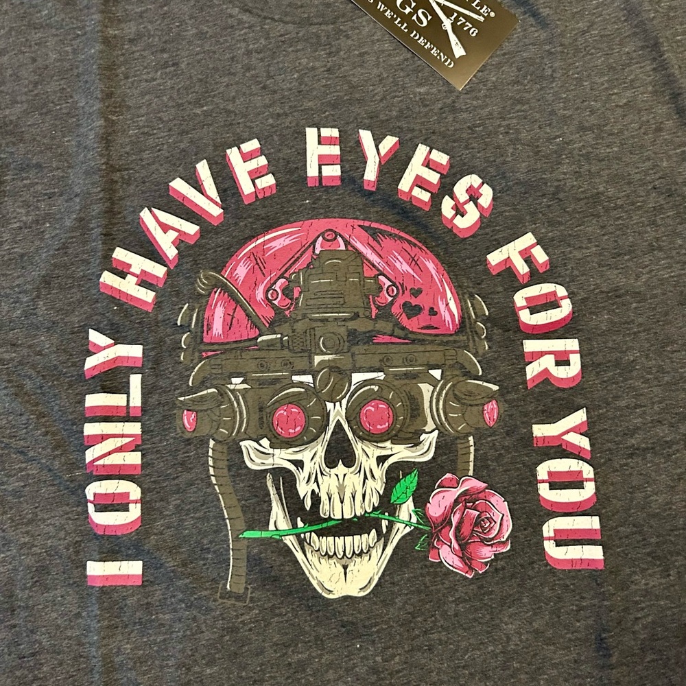 Grunt Style Gray Tee with Pink Skull Design *Available to Members Only*